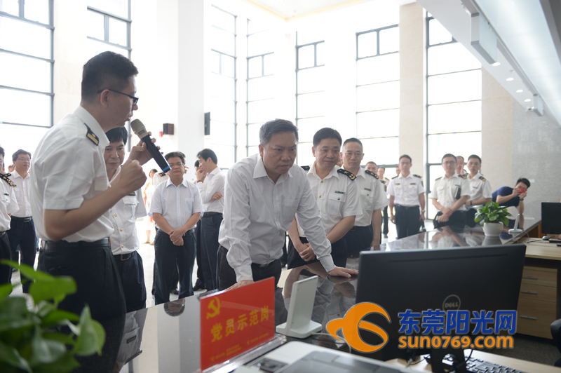 东莞清溪保税物流中心（B型）今天封关运行 扫IC卡轻松过“关”