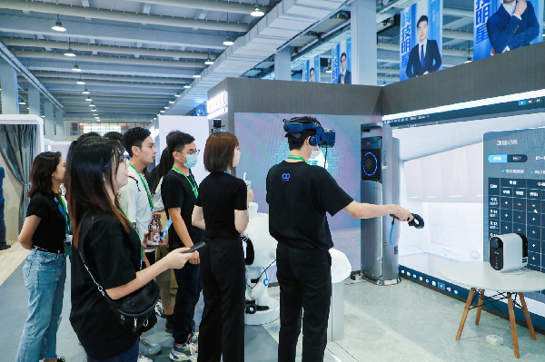 美的发布物联网操作系统！还有一大波重磅产品：方向对了