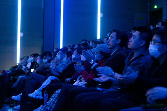 物联网、虚拟直播、XR剧本杀，光辉城市亮相4大跨界新品